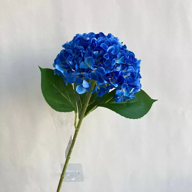 De ce oamenii preferă florile artificiale decât flori proaspete?